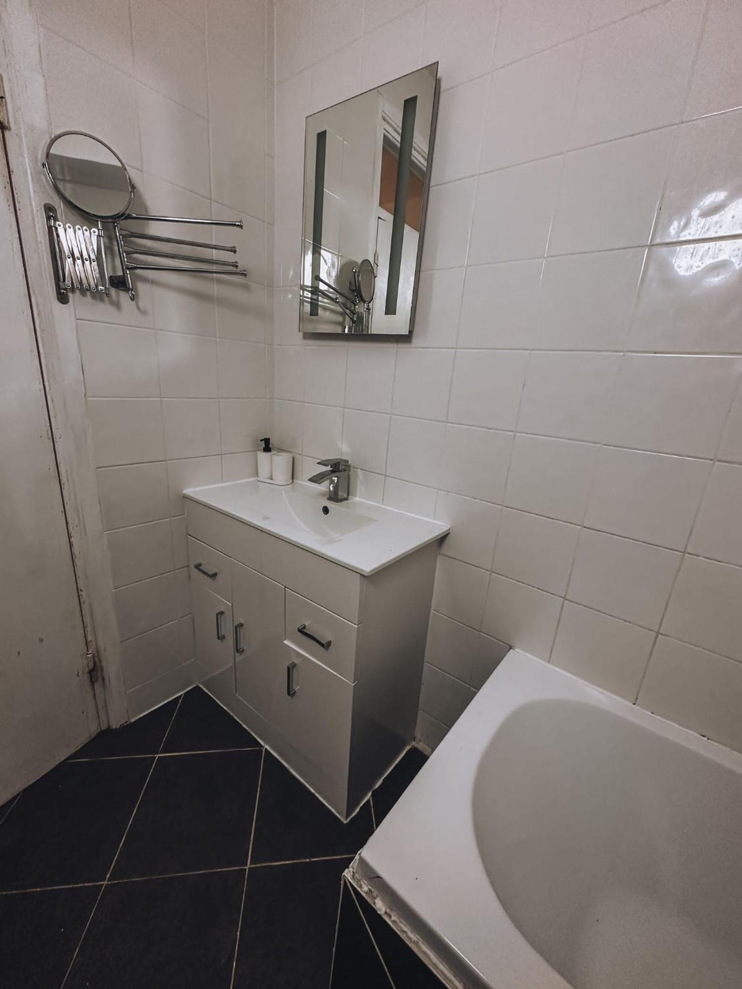 Cosy 2 Bedroom Apartment In Swiss Cottage. London Exterior photo