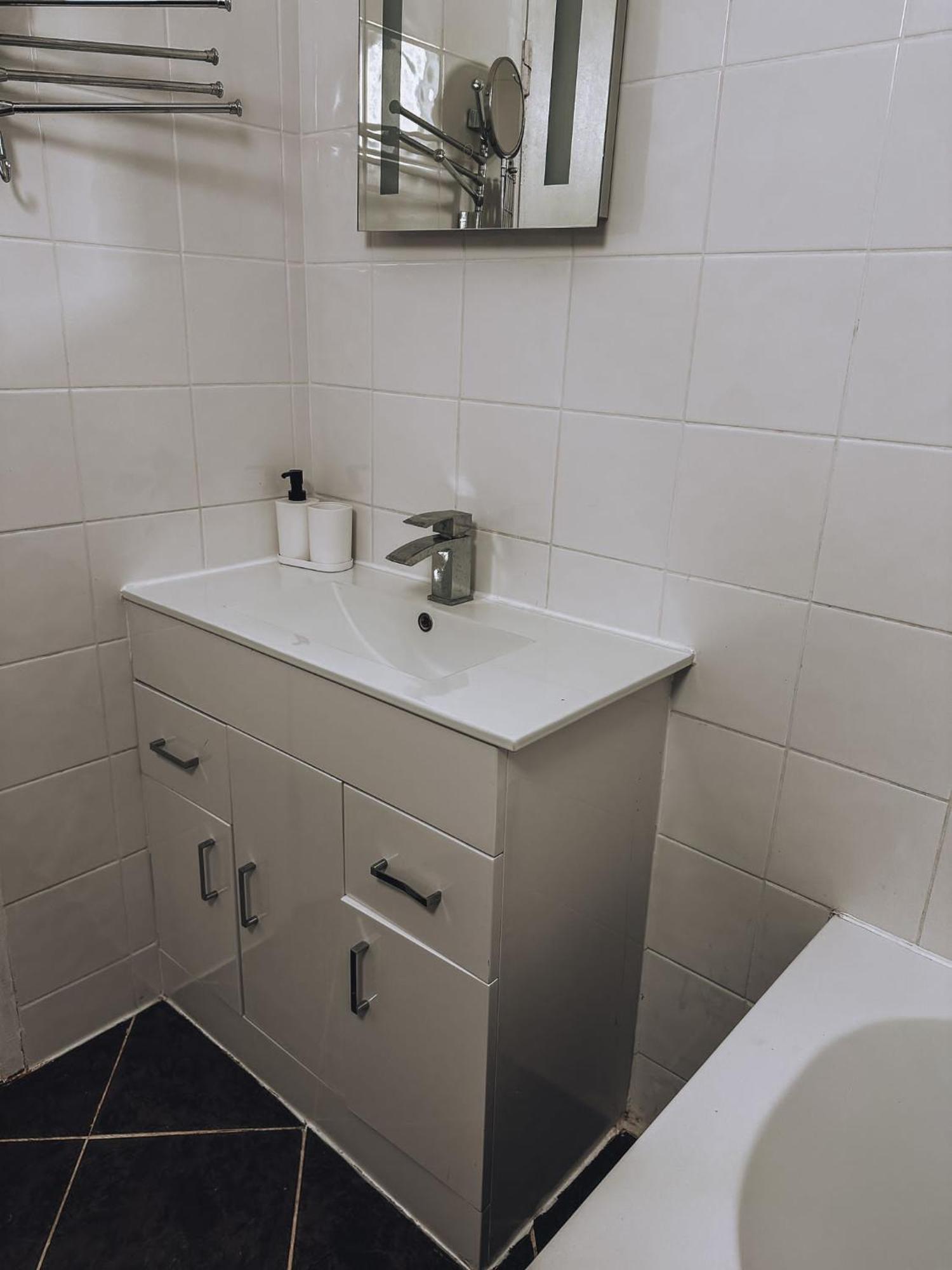 Cosy 2 Bedroom Apartment In Swiss Cottage. London Exterior photo